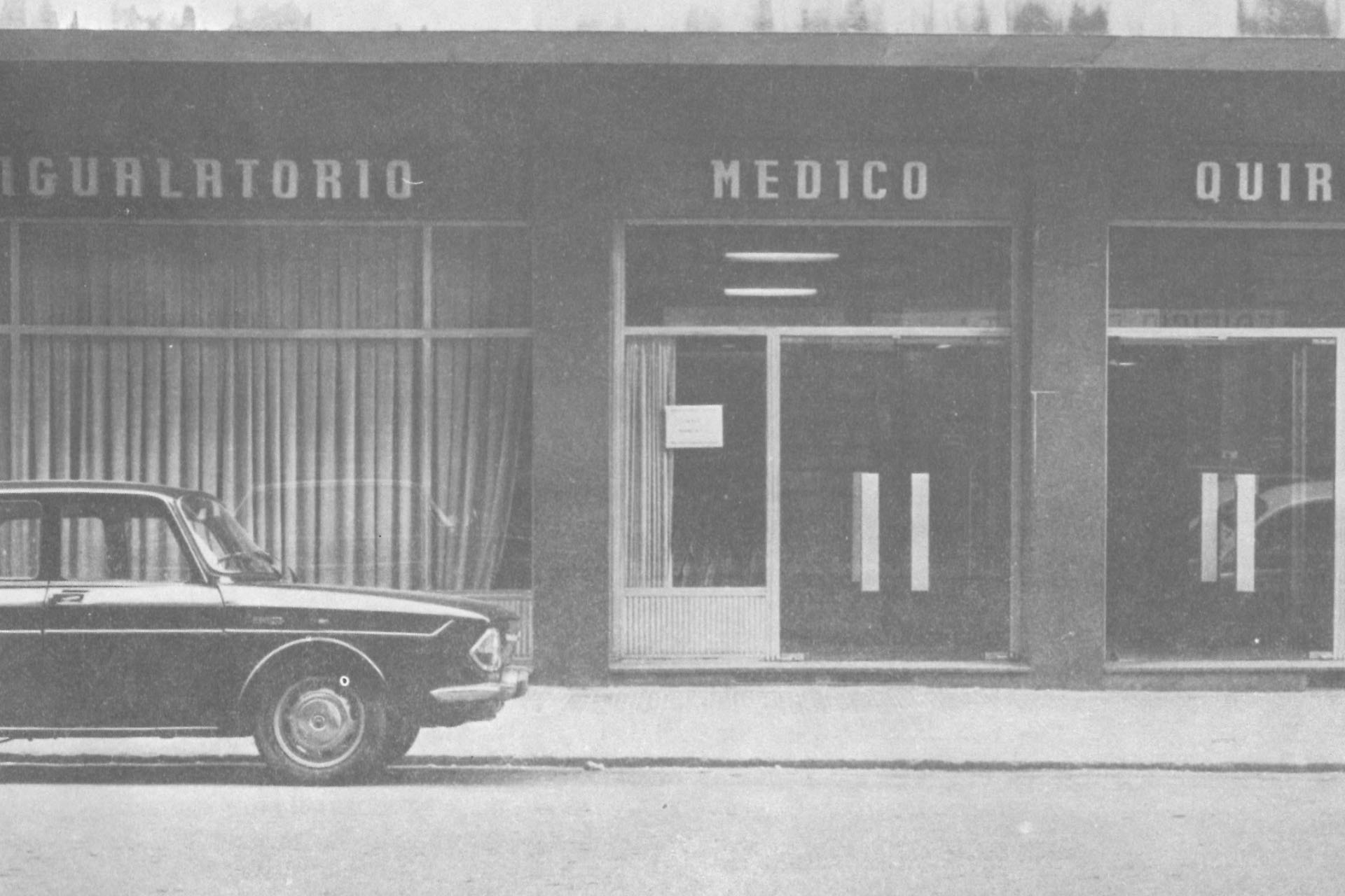 fachada de las oficinas de la compañía de seguros de salud IMQ en los años 70